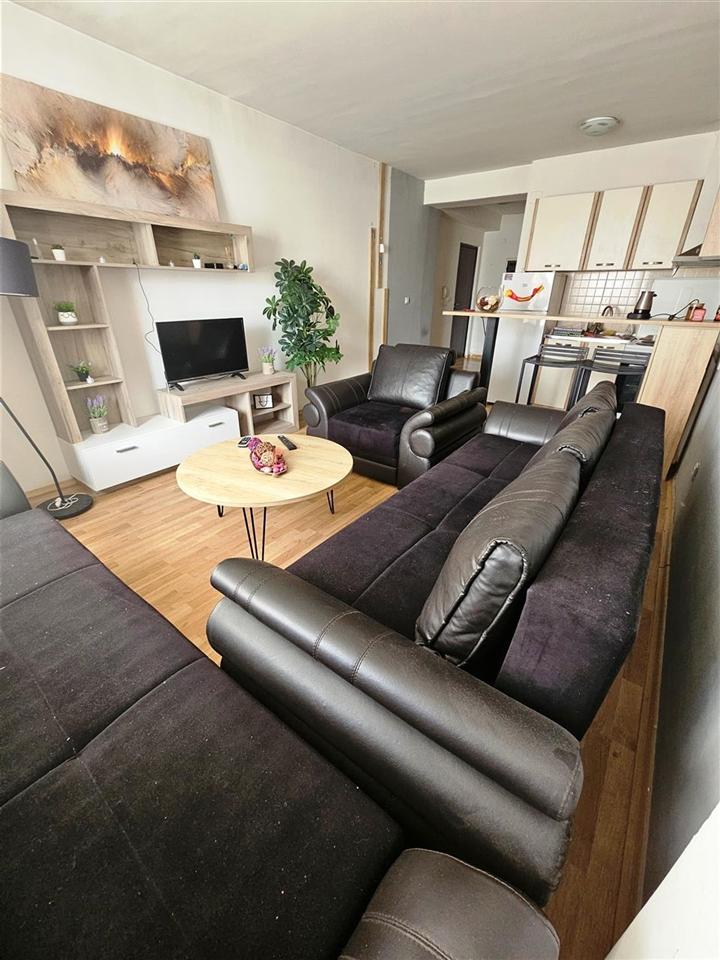 Modernly furnished apartment, end of Vlae, beginning of Gjorce