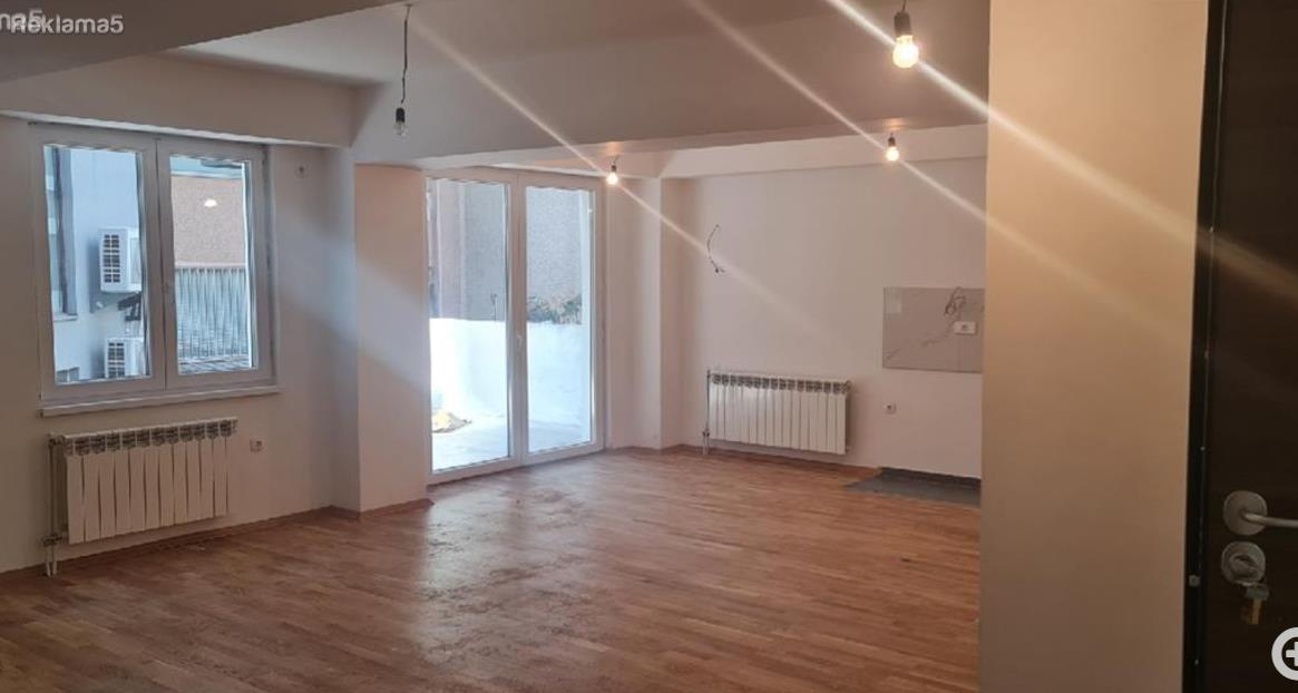 Stan vo Debar Maalo 141m2 so 2 spalni novogradba