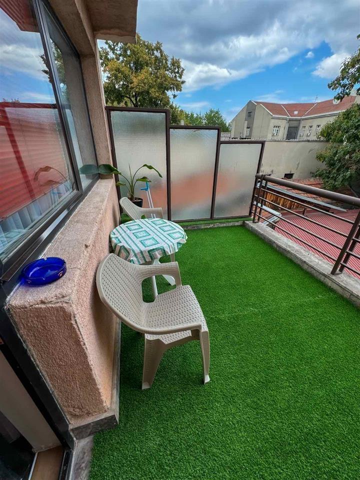 SE IZDAVA LUX stan pozadi pazarot Bunjakovec