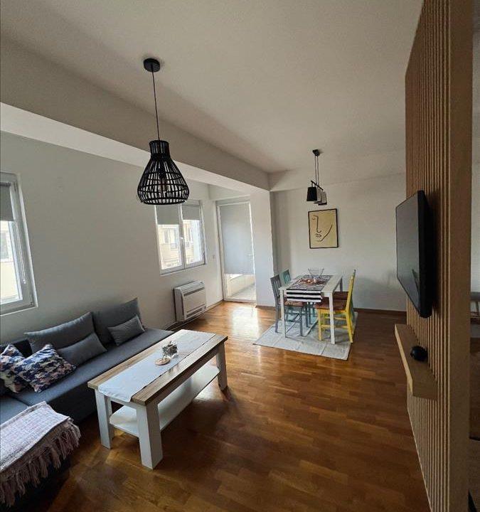 Se iznajmuva stan od 51m2 vo Centar