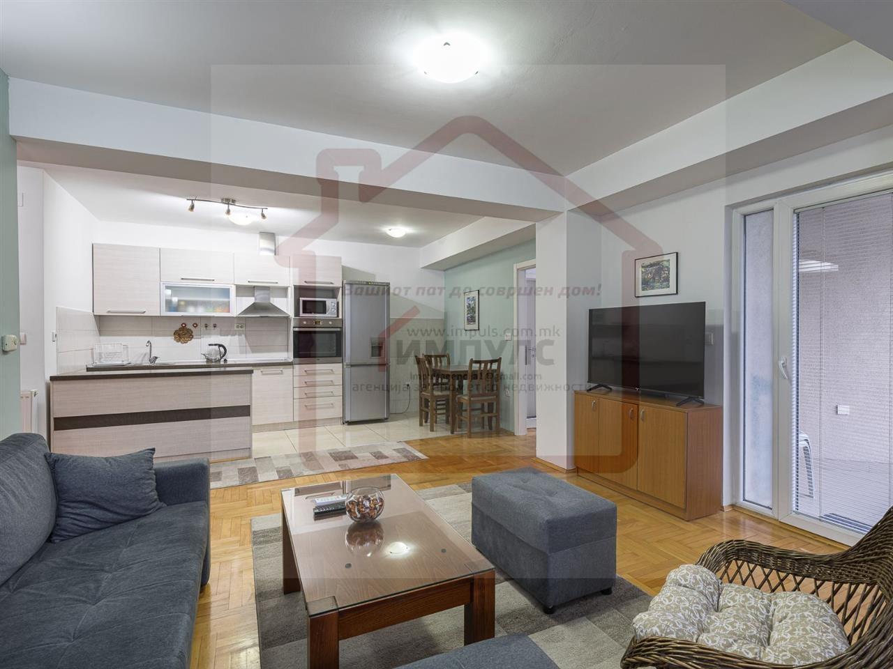 COMFORTABLE THREE-ROOM APARTMENT IN A QUIET LOCATION IN THE CENTER, VODNO