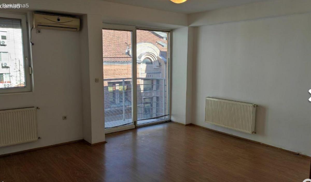 Stan vo Kapistec 77m2 so 1 spalna i garaza