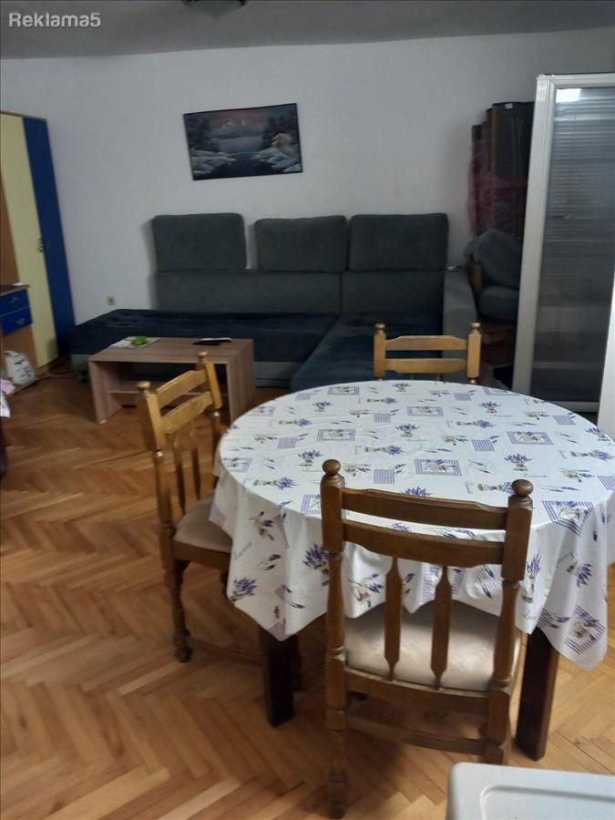DELUMNO RENOVIRAN STAN 66M2 N. LISICE KARSI TC LISAr