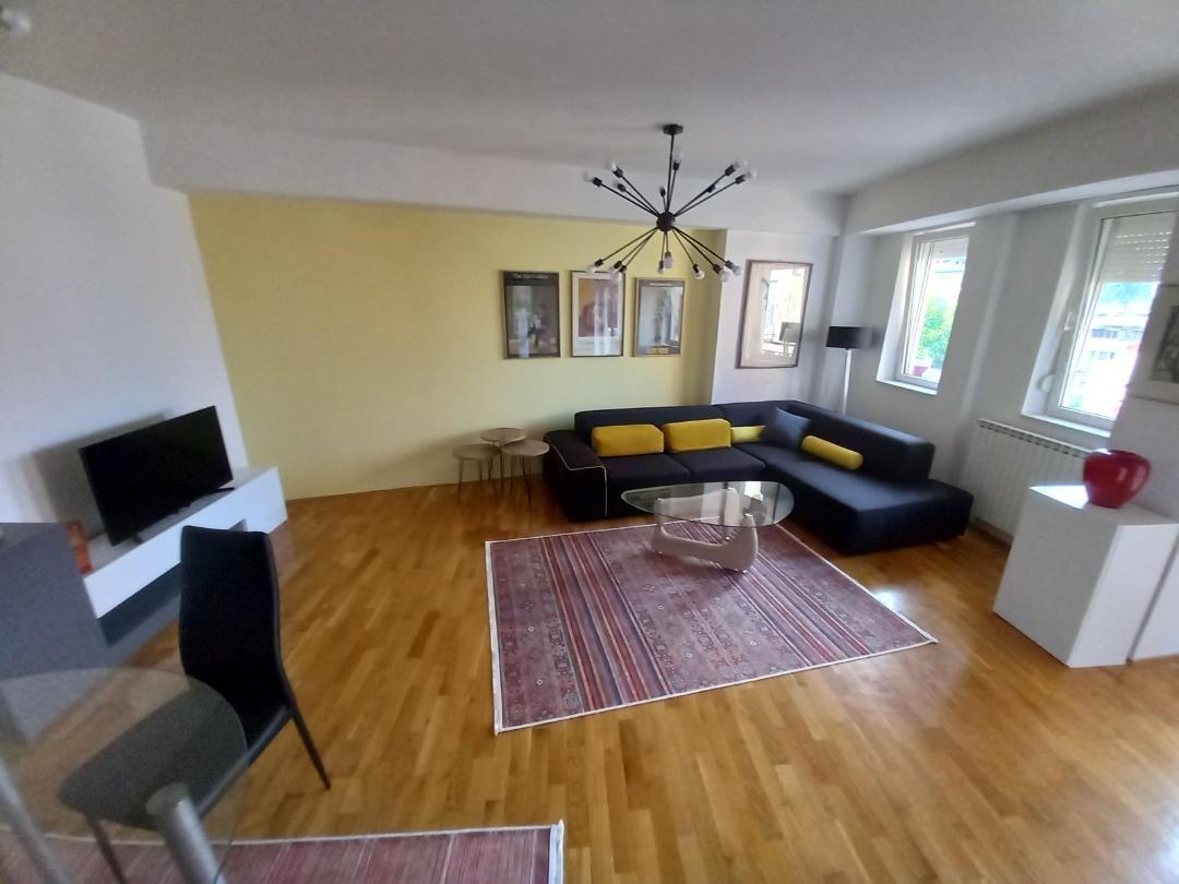 Se izdava stan vo Kapistec od 81m2