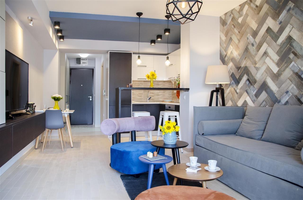 Luxuriously furnished studio apartment in Adora Flatiron with parking