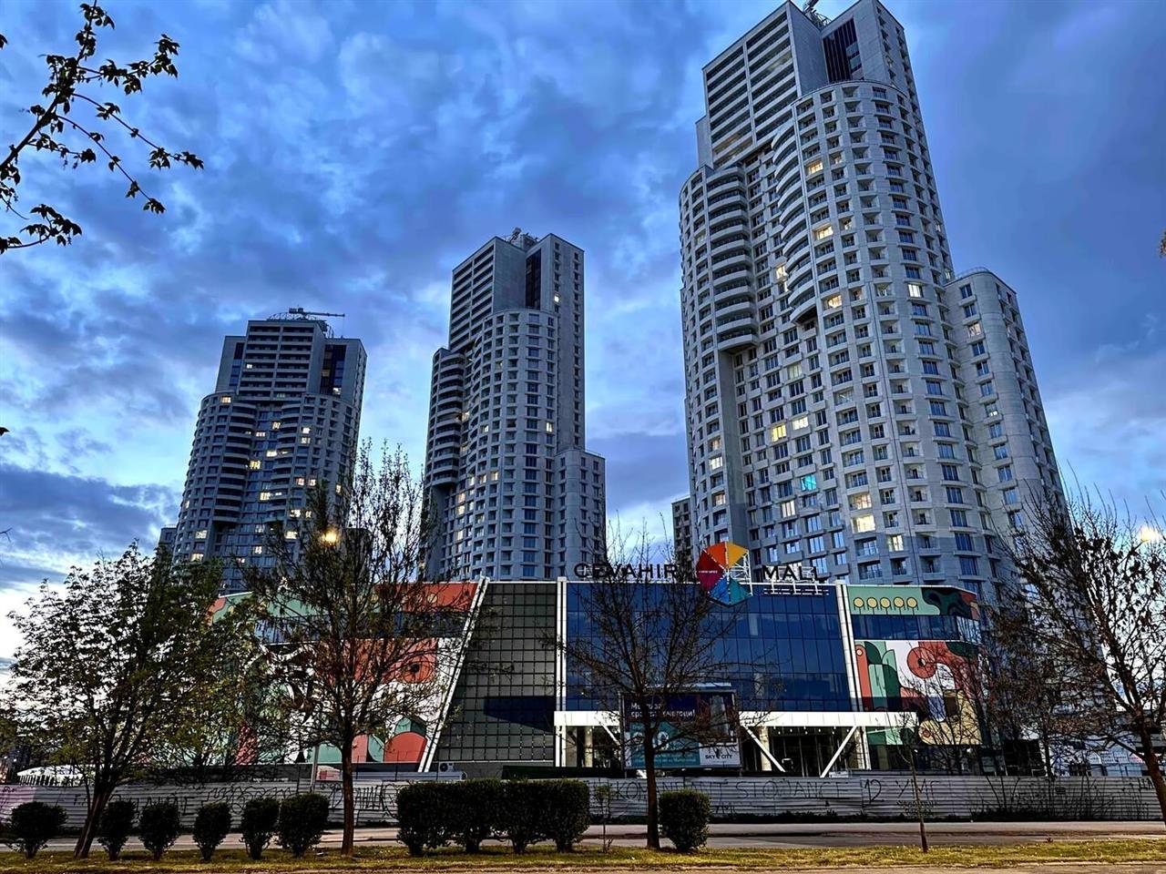 36th floor sky city apartment / private parking