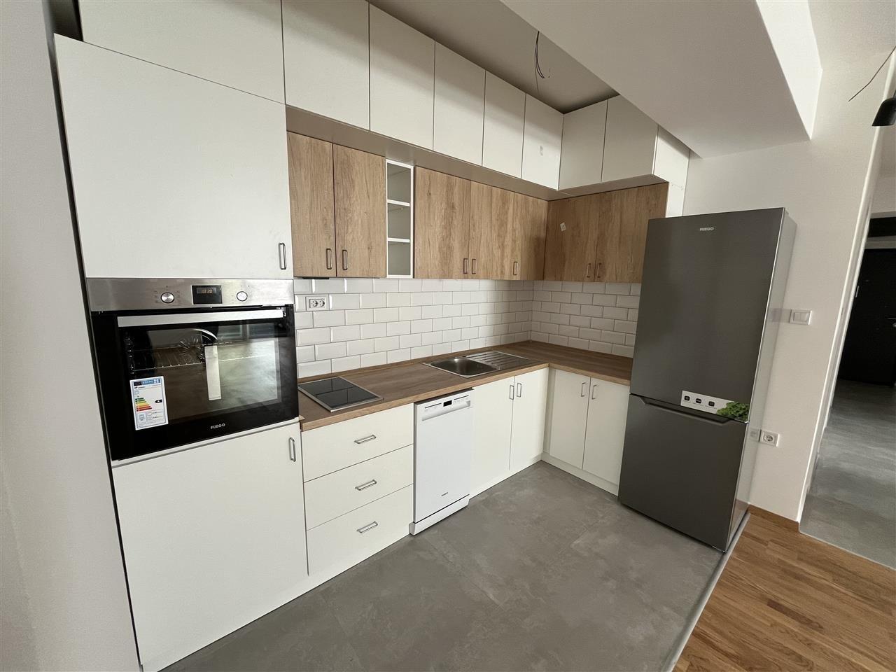 An uninhabited three-room apartment with title deed is for sale