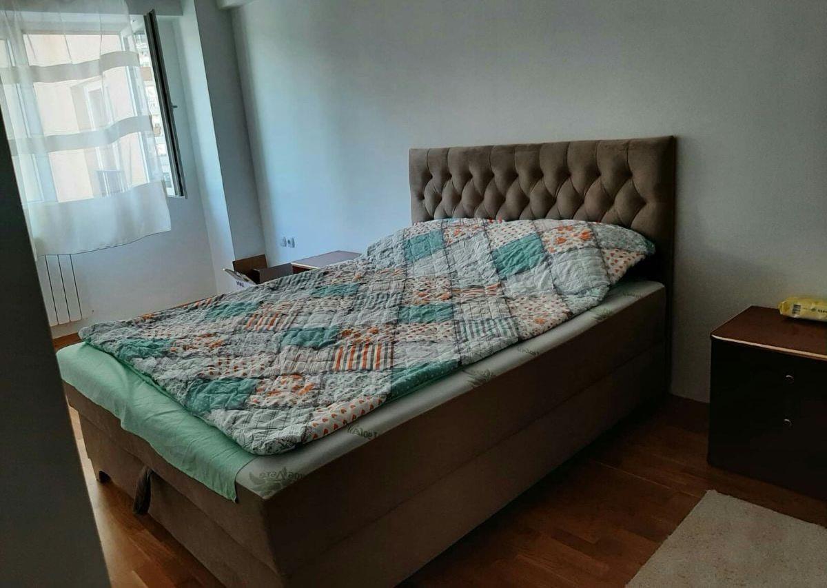 SE IZDAVA TROSOBEN STAN TAFTALIDZE