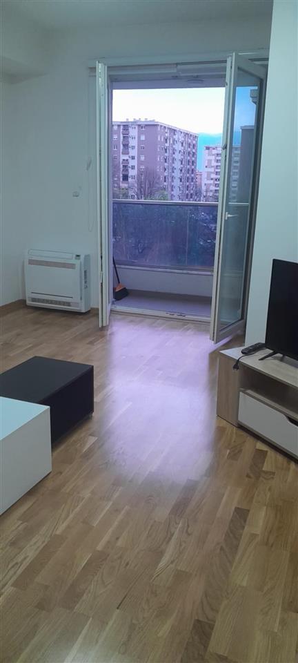 New apartment for rent in us. Airport