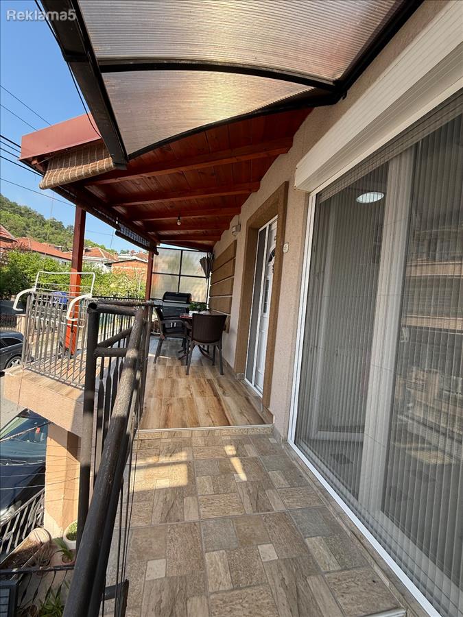 Fully furnished first floor in the village of Pržino