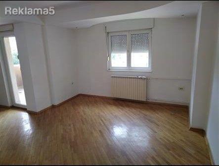 Se prodava stan 71m2 vo Centar na Bihacka