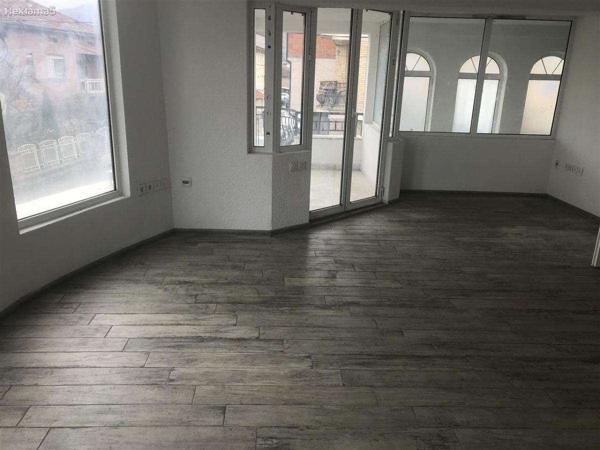Kamelija kompletno renoviran stan,101m2 vo blizina na Centar