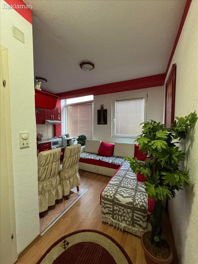 SANRAJS Garsonjera 29 m2 na 1 kat vo centar - odlicna