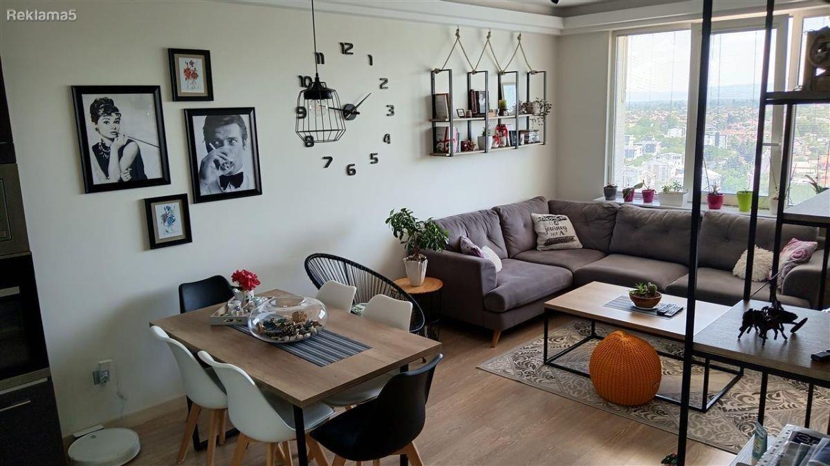 FOR SALE Semi-furnished apartment (only with kitchen and closets) of 66m
