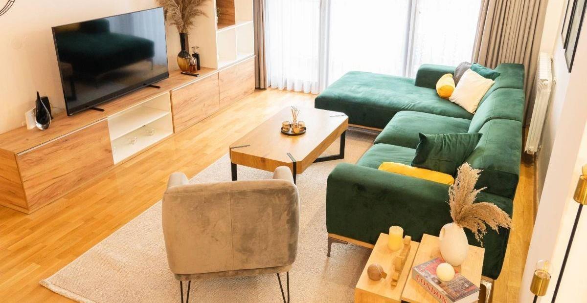 IZDAVAME lux trosoben stan pozadi Bunjakovec 83m2
