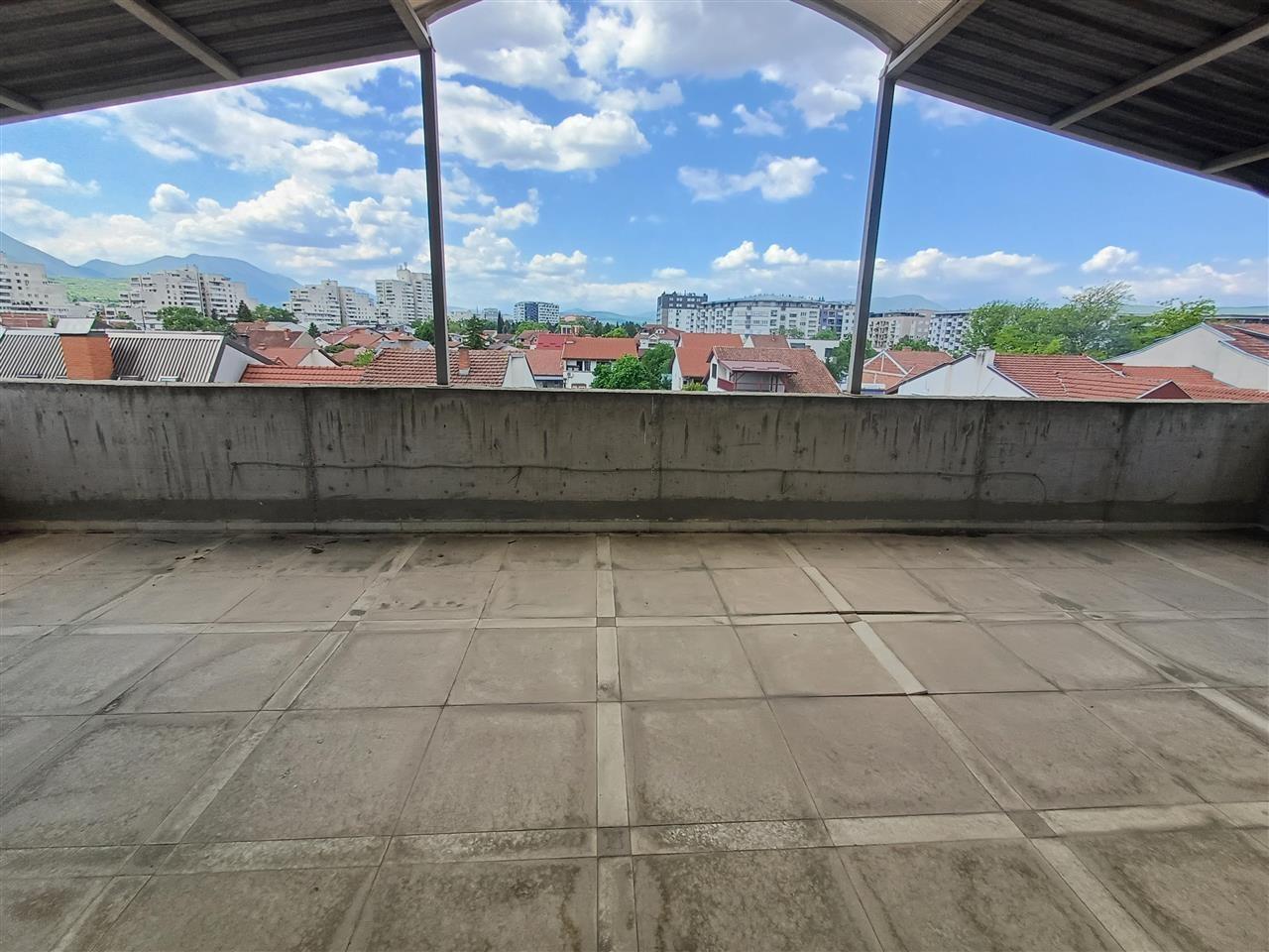 Se izdava stan 170m2 vo Vlae so rooftop