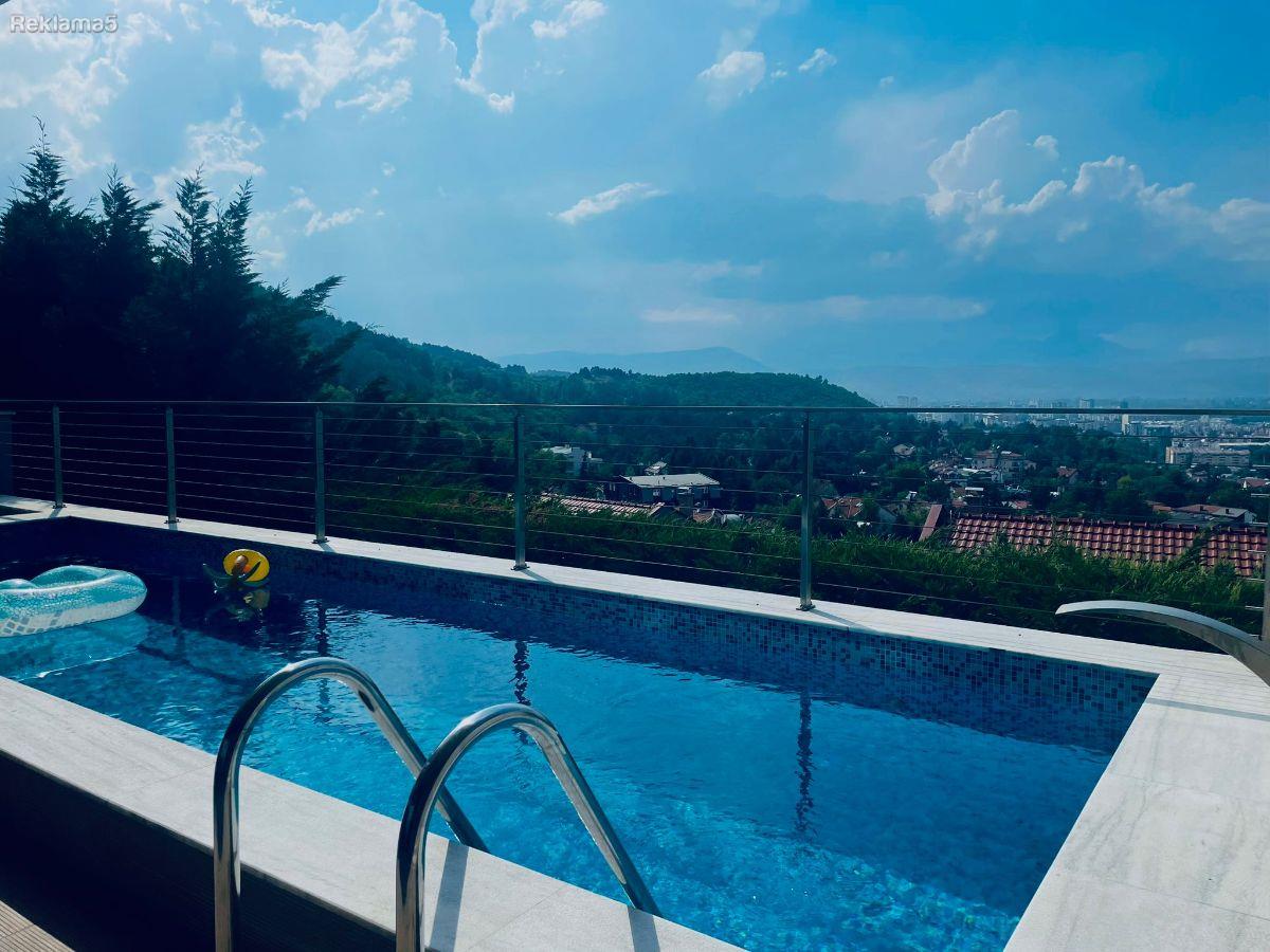 Se prodava ultra luksuzen stan na vodno