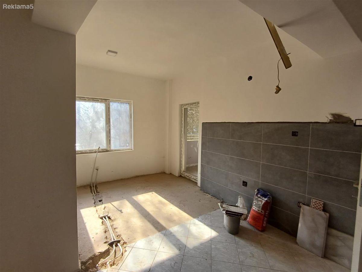 Se prodava stan 96m2 vo Avtokomanda