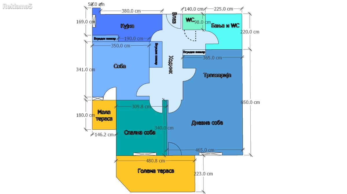THREE-ROOM APARTMENT FOR SALE IN A SHOPPING CENTER IN KOCHANI