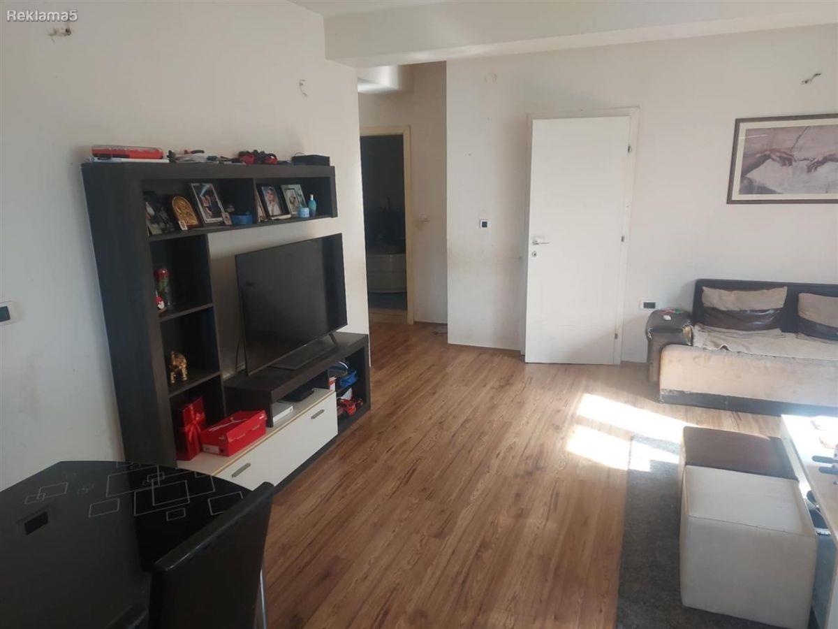 Se prodava stan 56m2 so dve spalni vo Gjorce Petrov