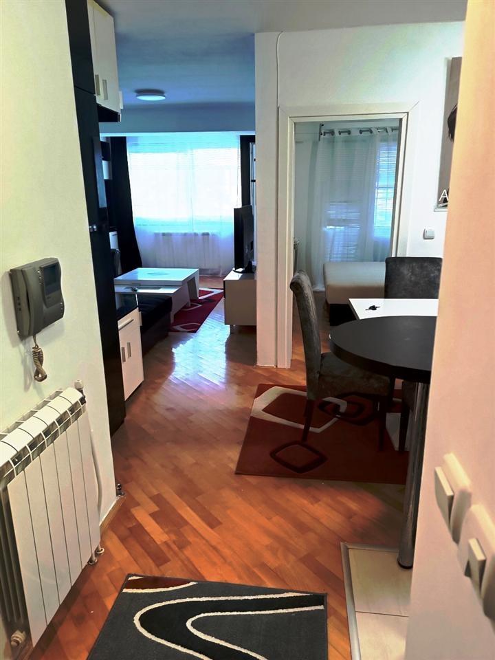 Modern apartment with separate bedroom, first floor, beginning of Gjorce P.