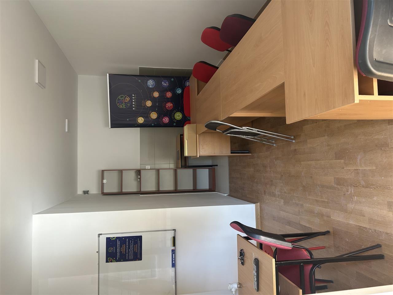 I rent an apartment on the ground floor in Aerodrom