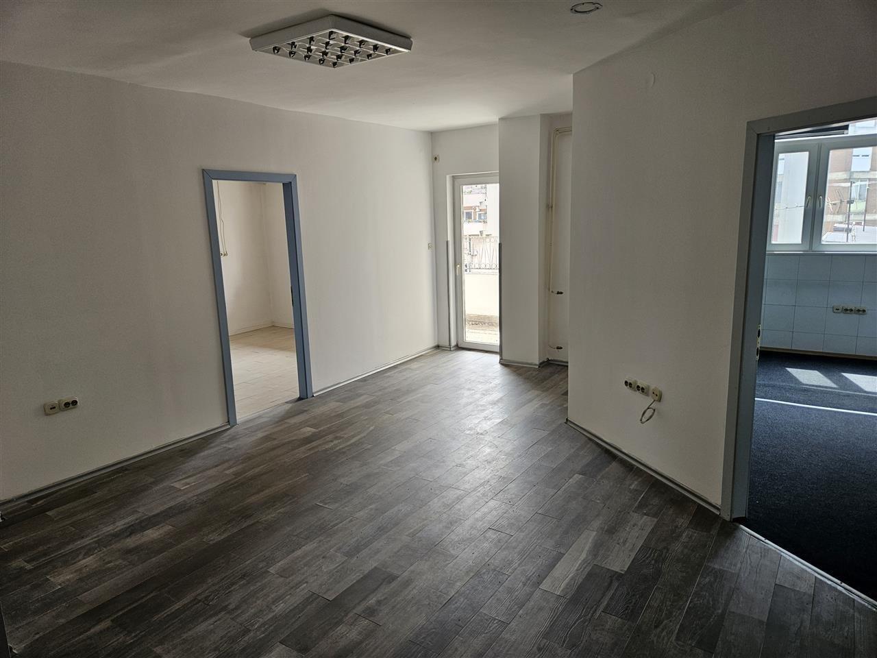 FOR RENT 5-ROOM APARTMENT 150M2 IN THE CENTER