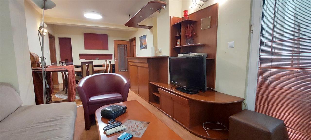 An apartment of 80 m2 is for rent next to Pedagoška