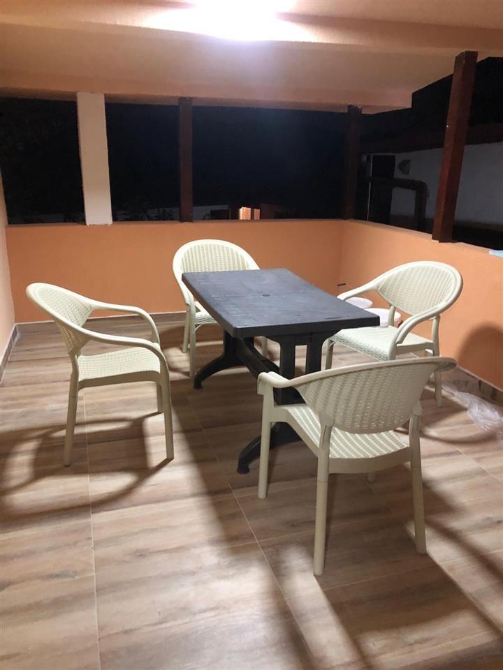 Se izdava namestena kuka vo Zhelezara 109 m2