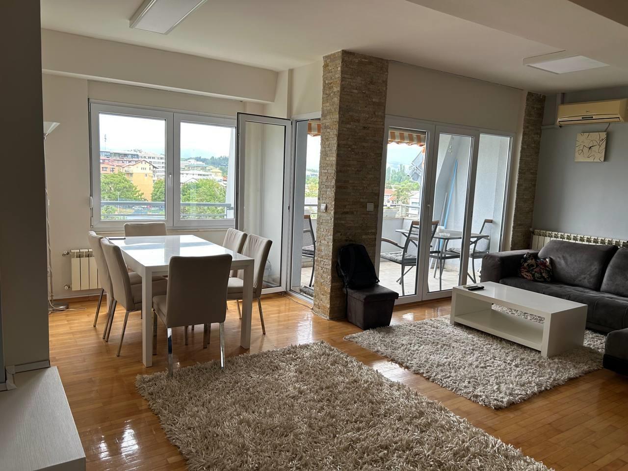 Izdavam cetvorosoben stan Karpos 1