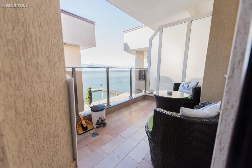 Se prodava stan vo hotel Park