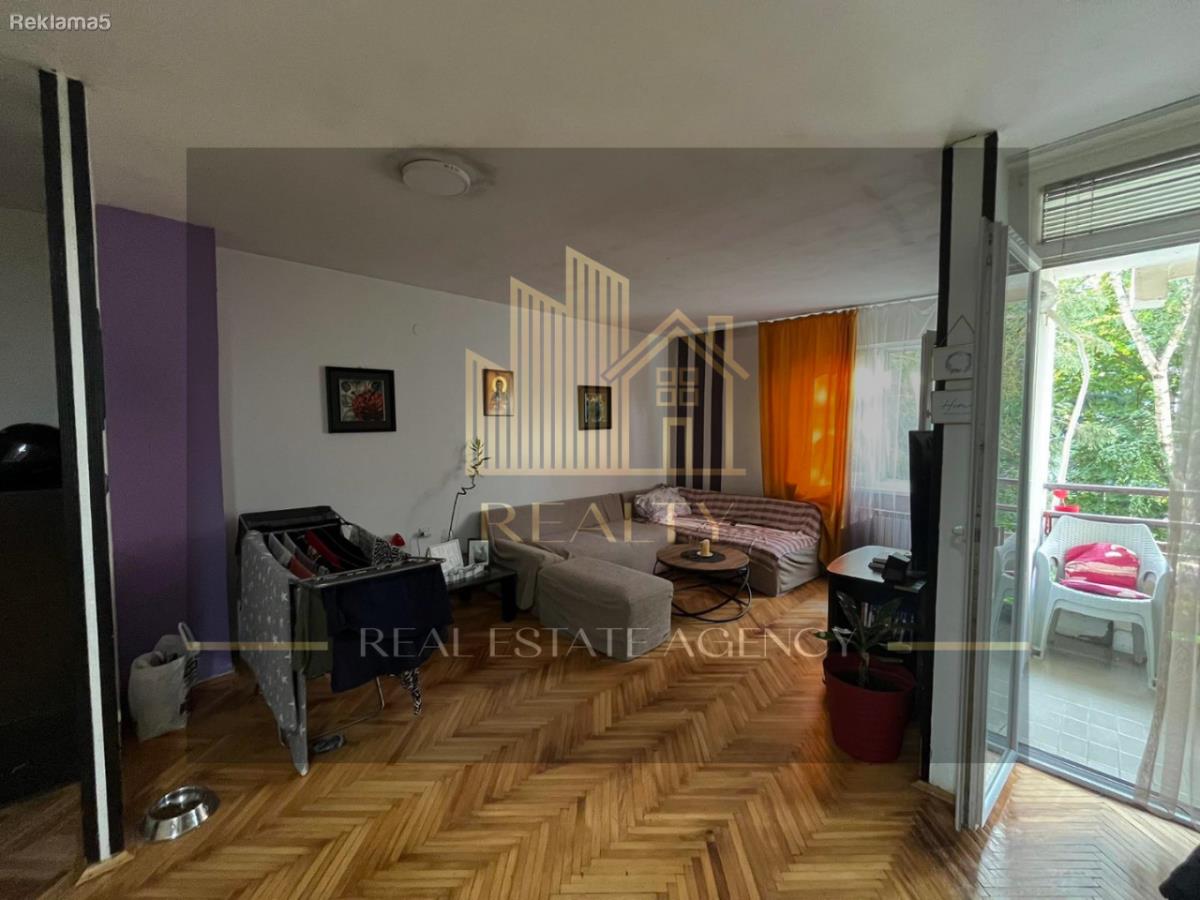 Realty Agency is selling an apartment in Aerodrom 86m2
