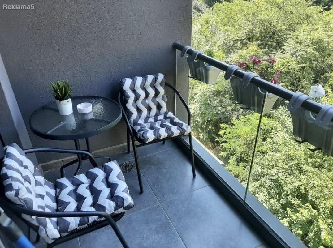 2-room furnished apartment for sale in Momin Potok, 54 m2
