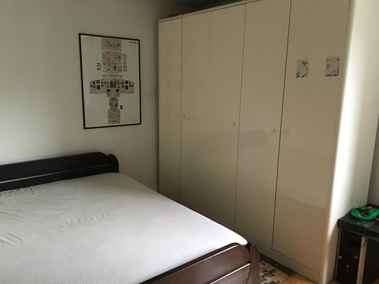 I am renting out a room in a furnished apartment in the Airport