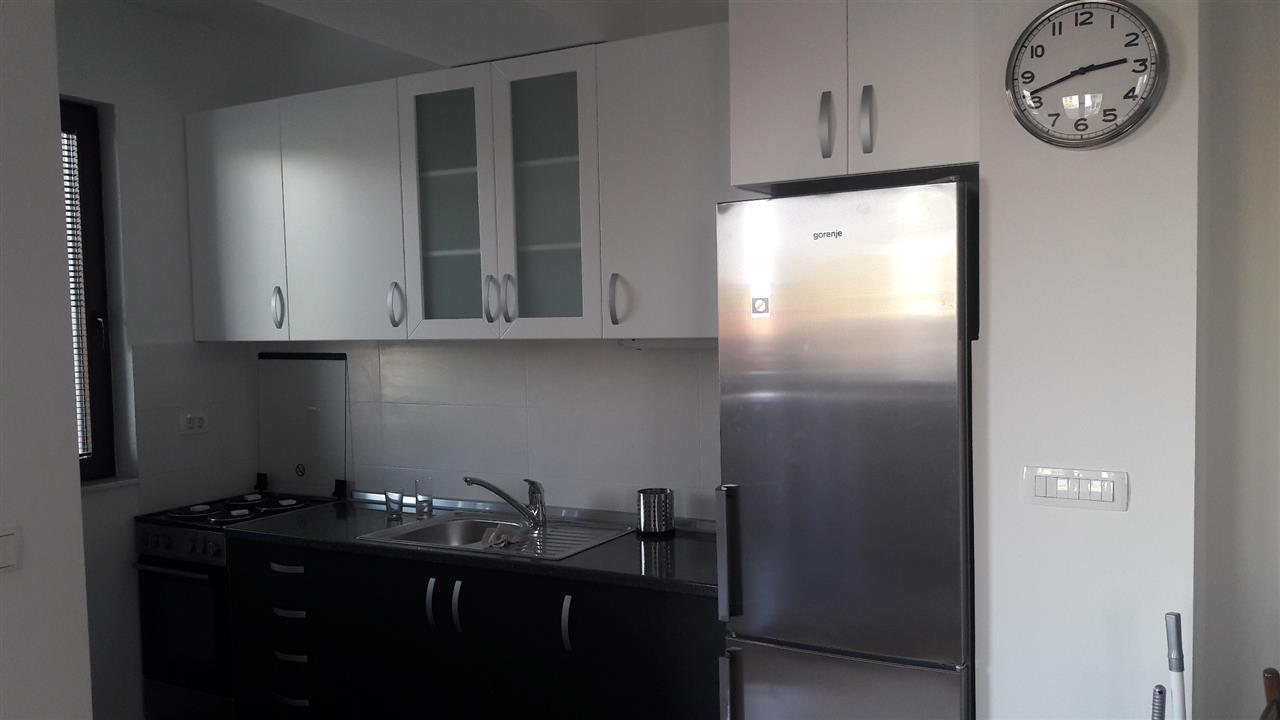 Se izdava deloven prostor 80m2, pozadi Ramstor