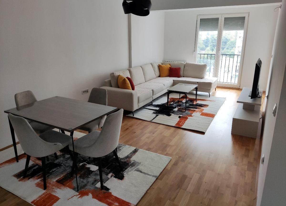 SE IZNAJMUVA DVOSOBEN STAN VO TAFTALIDZE 1, PRASHKA