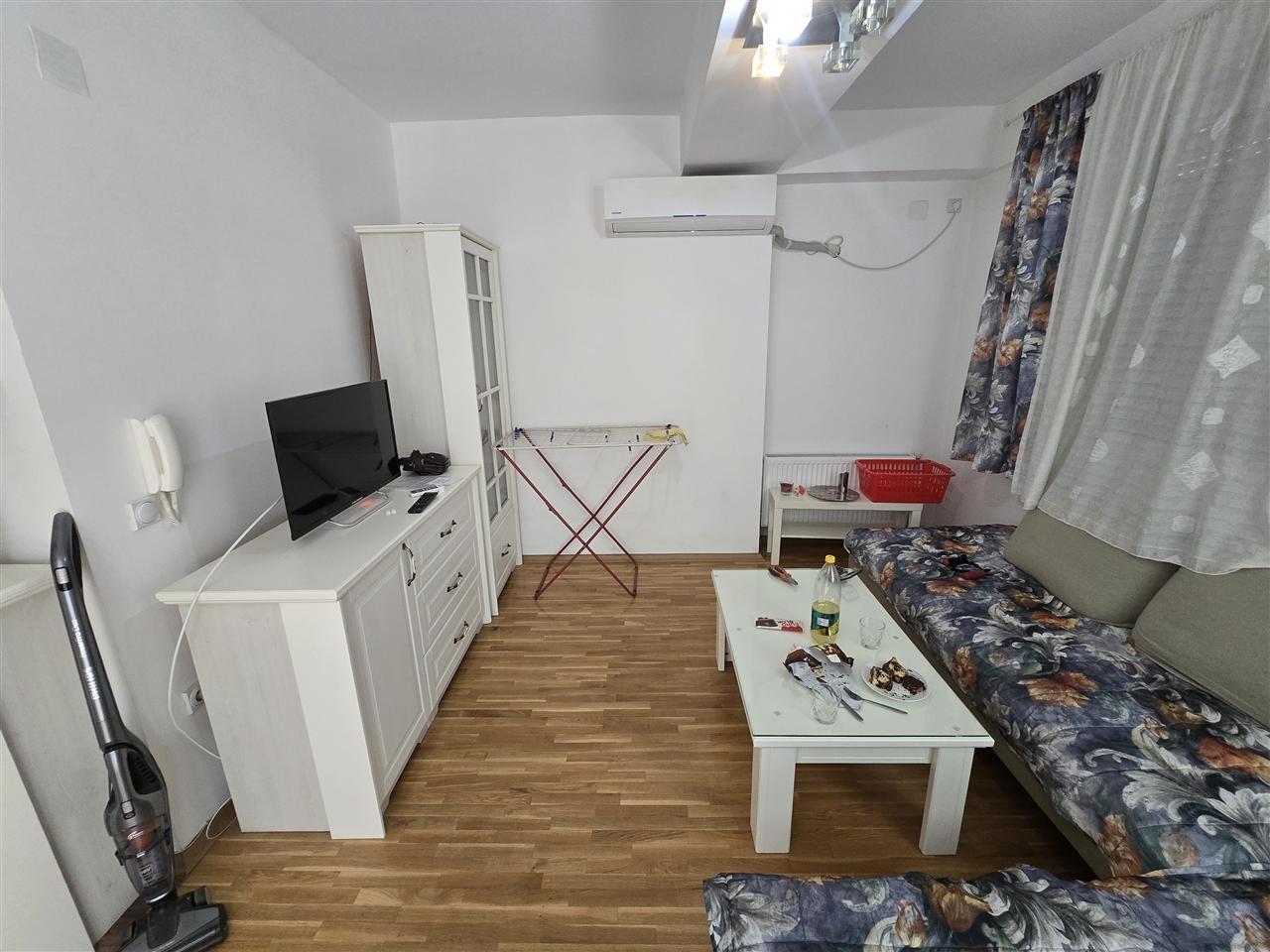 Izdavam nov celosno opremen stan pod kirija