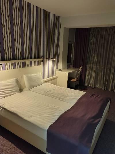 Izdavam 6 hotelski sobi vo Crnice