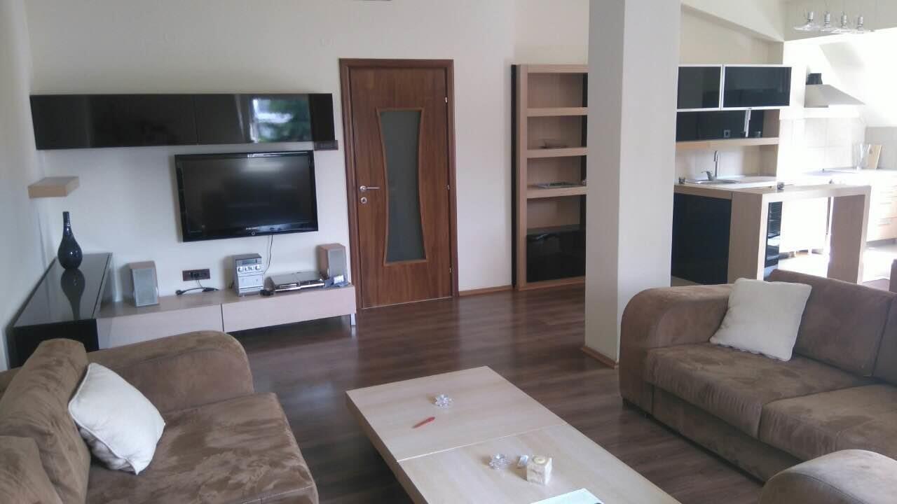 Se izdava stan 85m2 trosoben Taftalidze 1