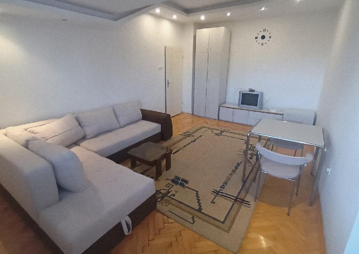 Apartment of 50 m2 for rent in Aerodrom.