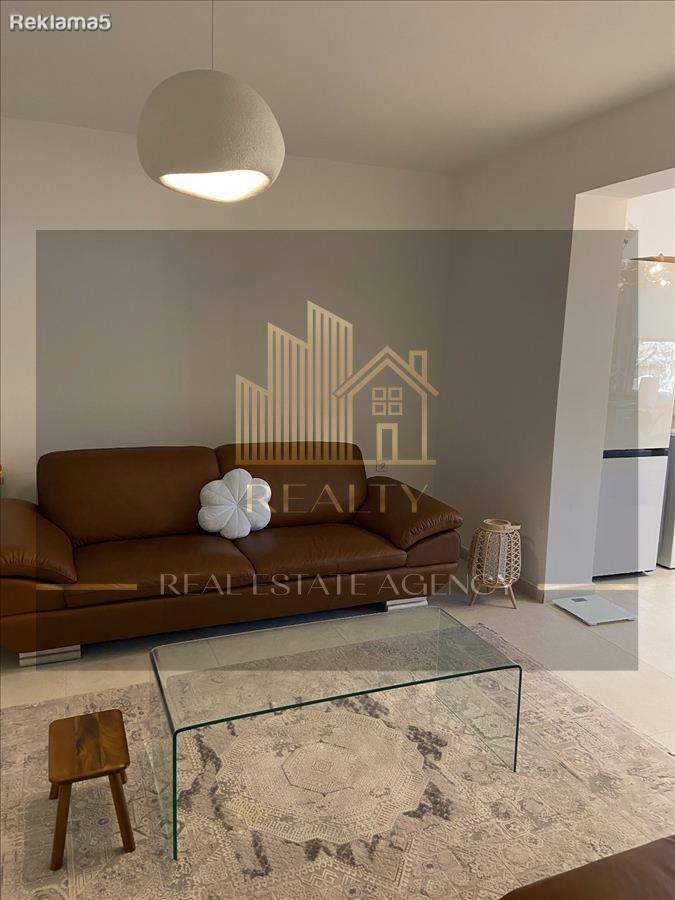 Realty Agency is selling an apartment in Aerodrom 60m2