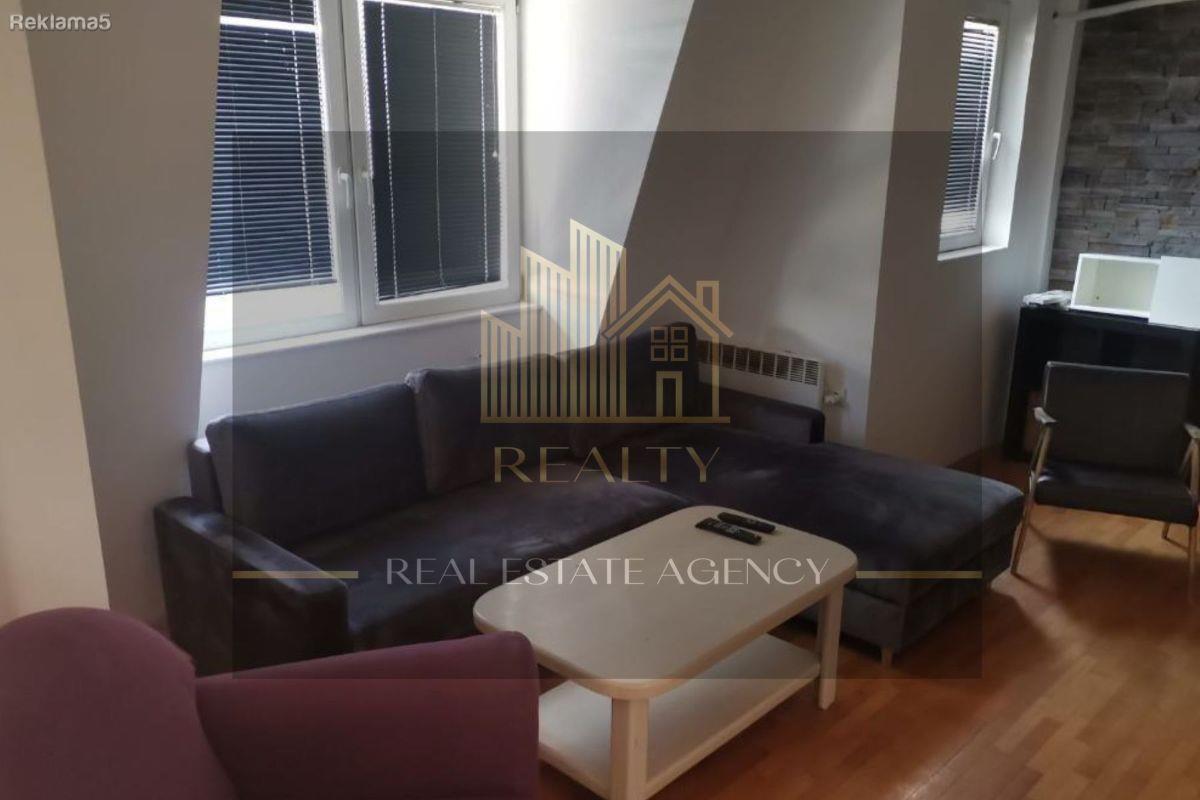 Realty Agency is selling an apartment in Center 80m2