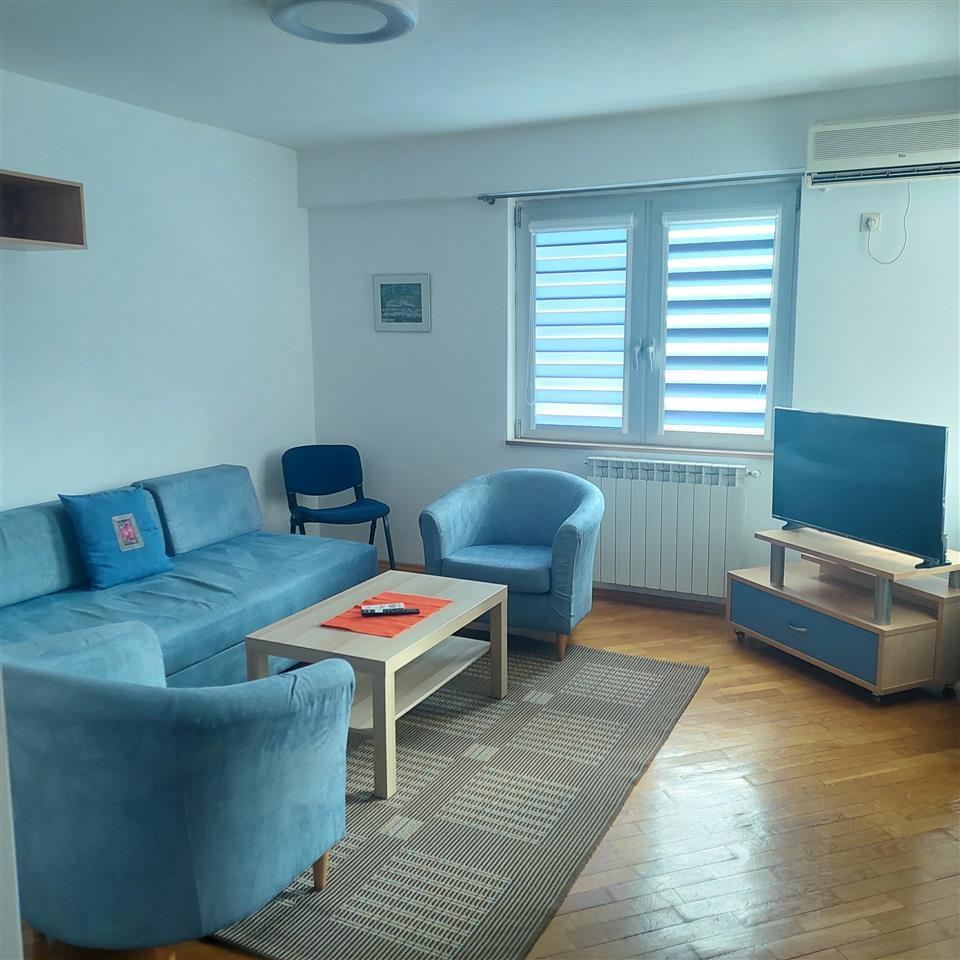 Studio apartment for rent at Broz Cafe