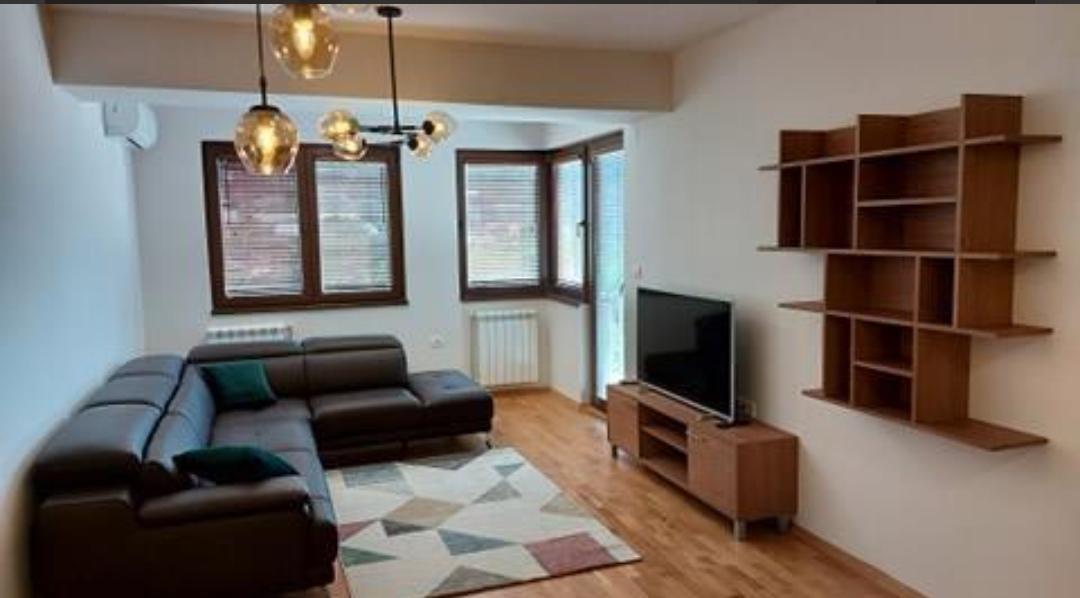 Se iznajmuva prekrasen nov stan vo Taftalidje od 83,5m2