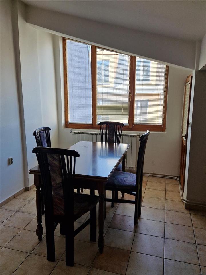 I am renting a four-room furnished apartment in Debar neighborhood
