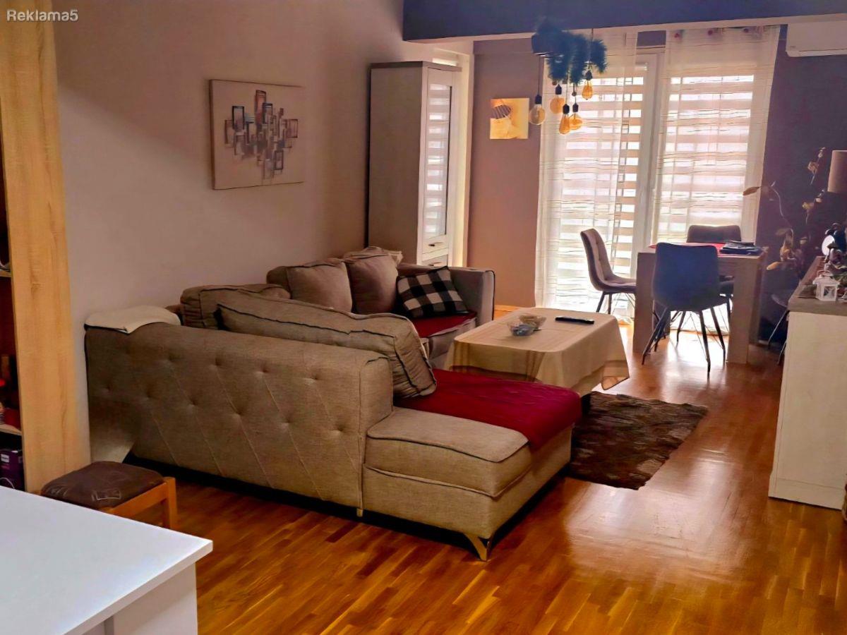 SAVIĆ IS SELLING AN APARTMENT IN ZHELEZARA