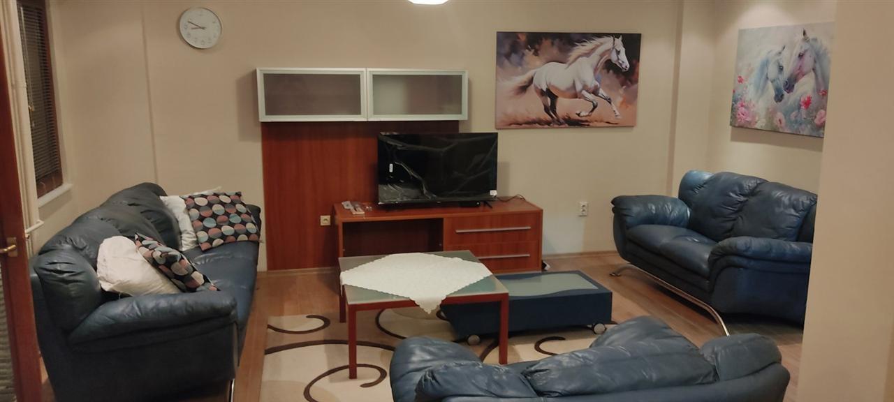 Se izdava stan so 3 spalni sobi vo Aerodrom, Get Kafe