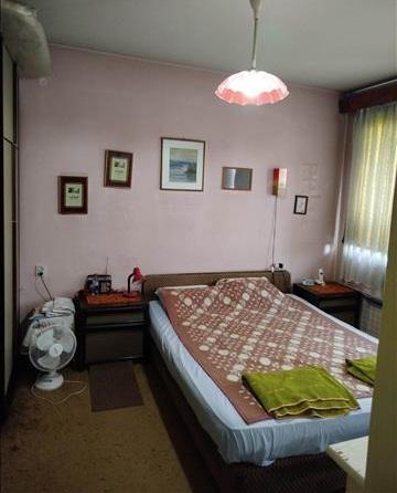 SE IZDAVA DVOSOBEN STAN KARPOS