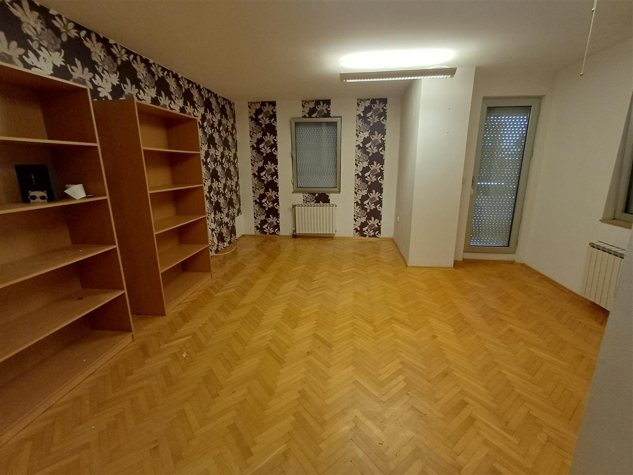 Se izdava stan na Mlecen taftalidje
