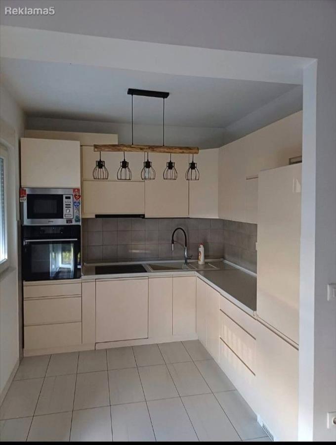 Se izdava nov stan Novo lisice 81m2,2spalni,2kupatila
